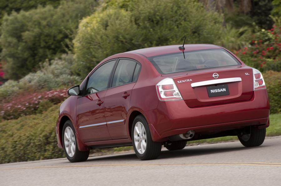  Nissan Sentra 2010 года  (фото 58 из 68)